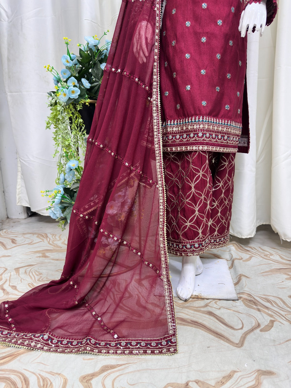 SG2527 Mehroon