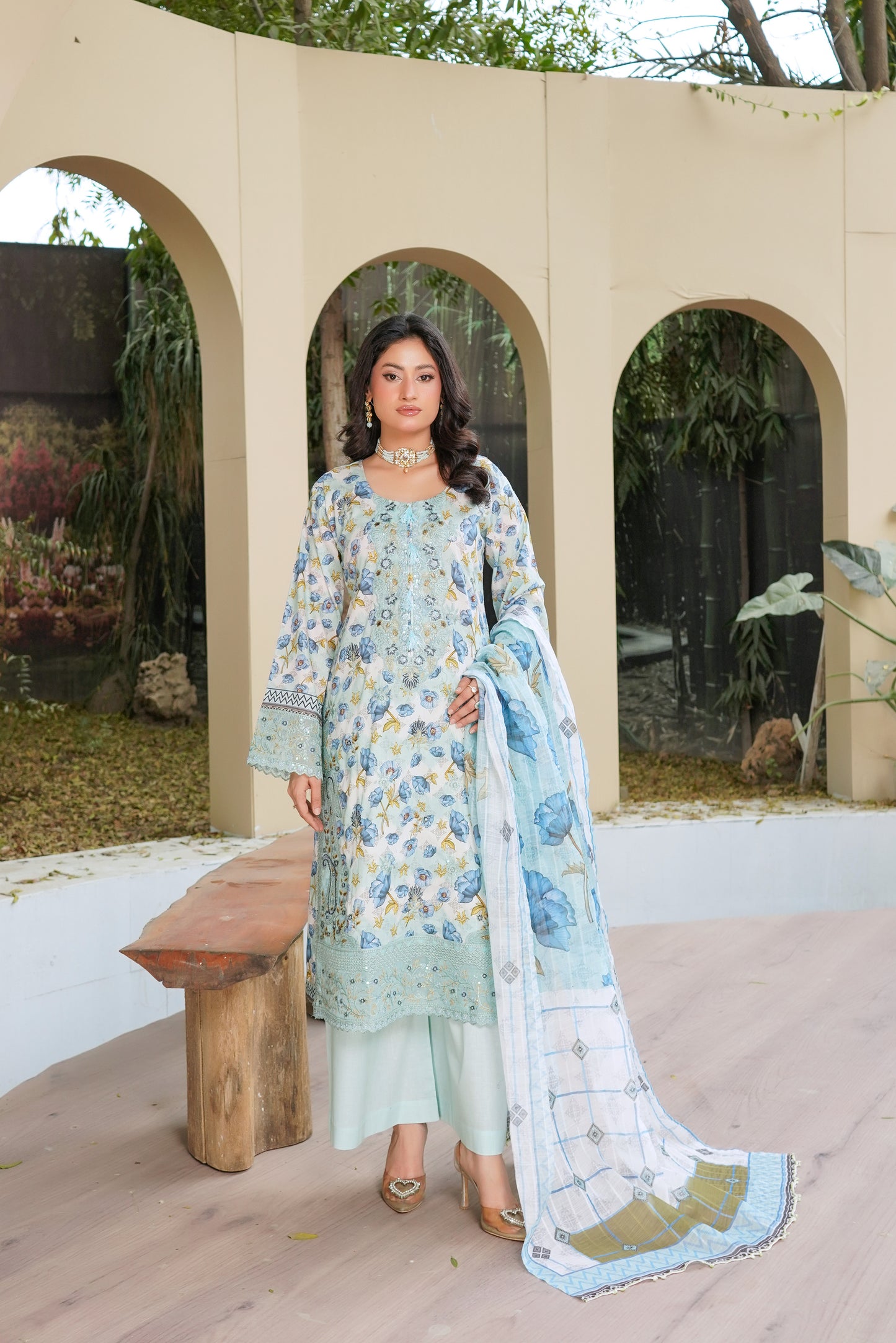SG2401 Munira Noor vol Lawn C Green