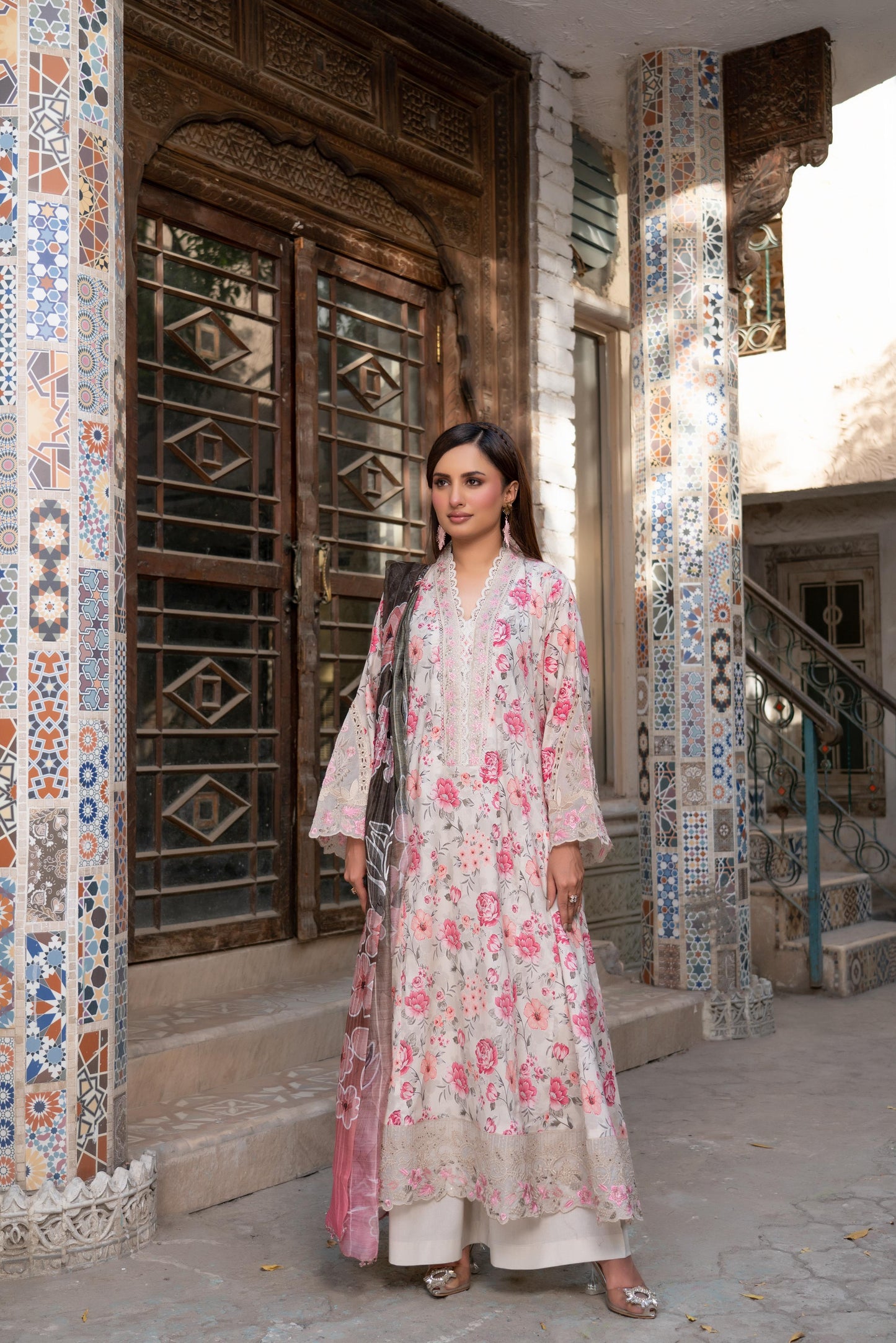 Munira Lawn 06 Ivory Cream