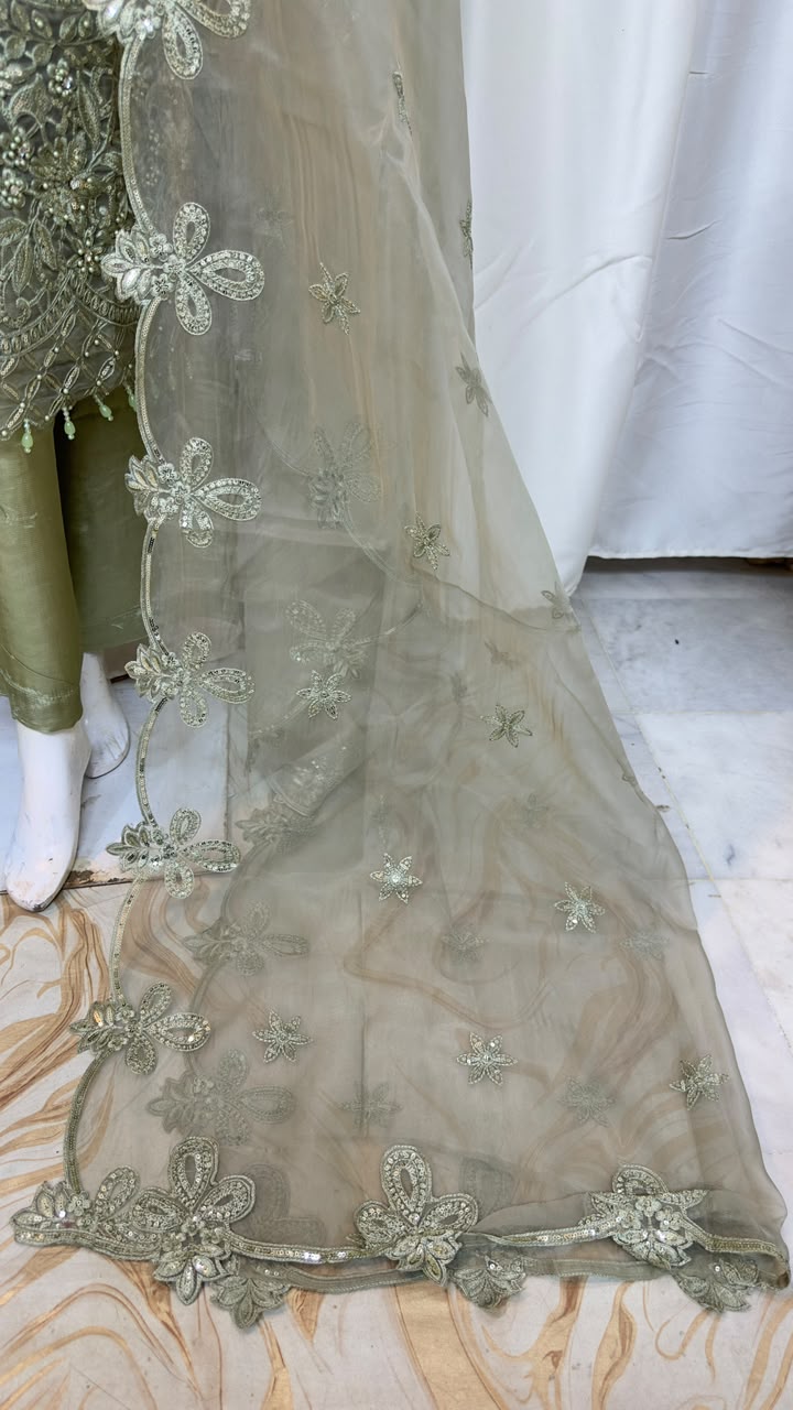 SG739 Organza Pista