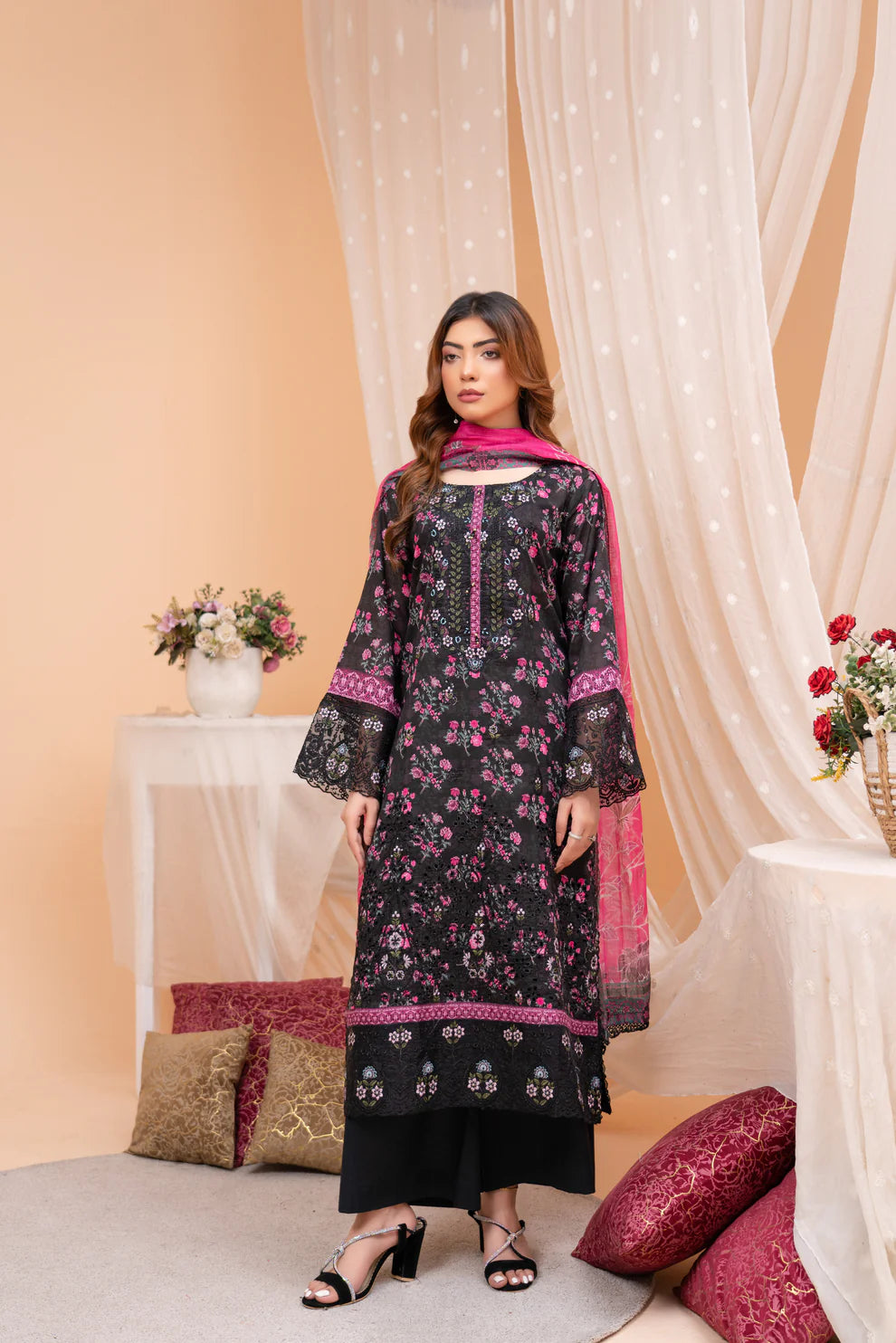 Munira Lawn Black