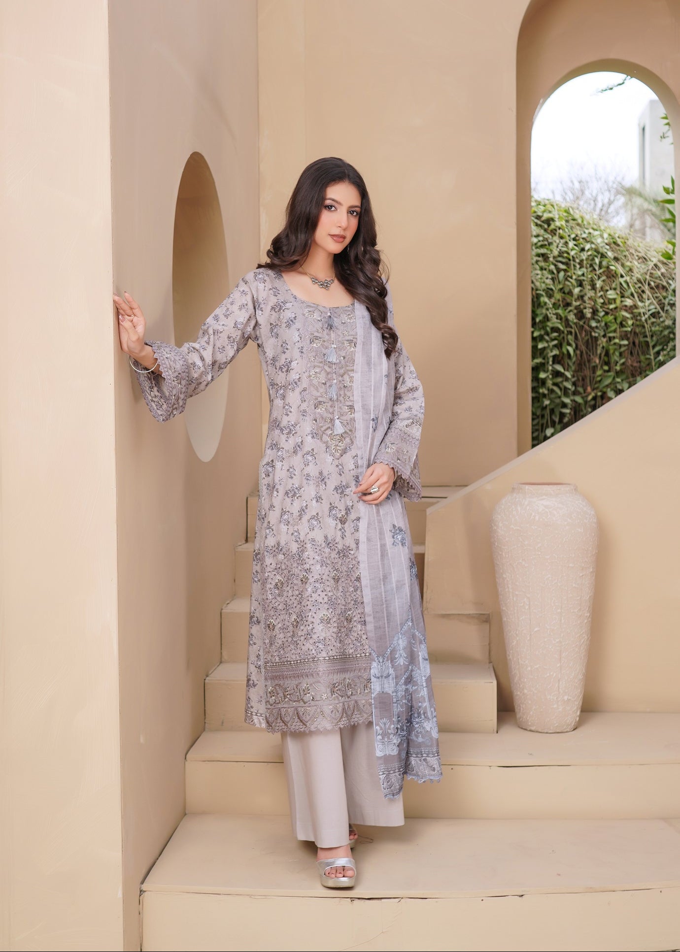 SG2401  Munira Noor vol Lawn Dark Gray