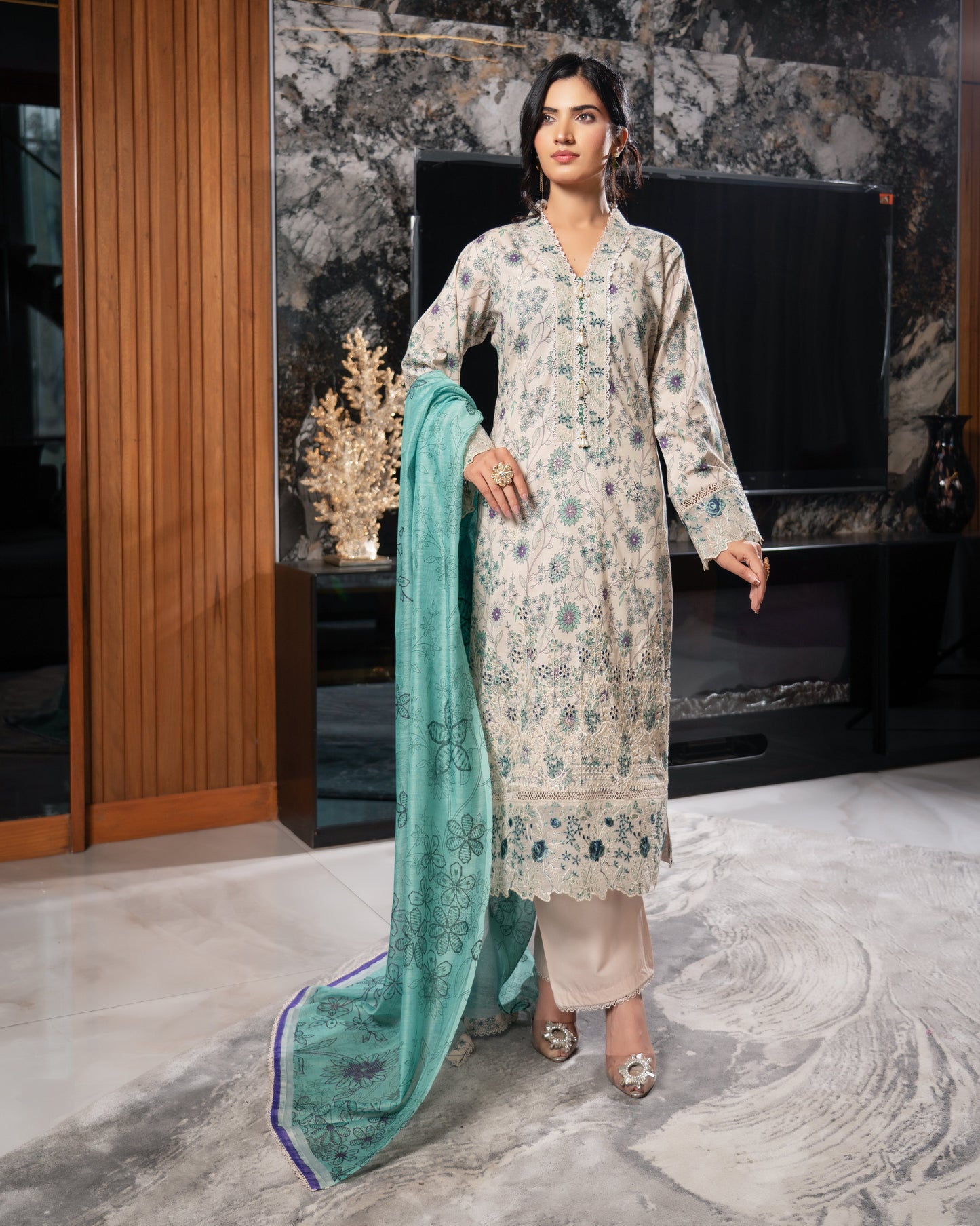 Munira Lawn Dark Dray (Copy)