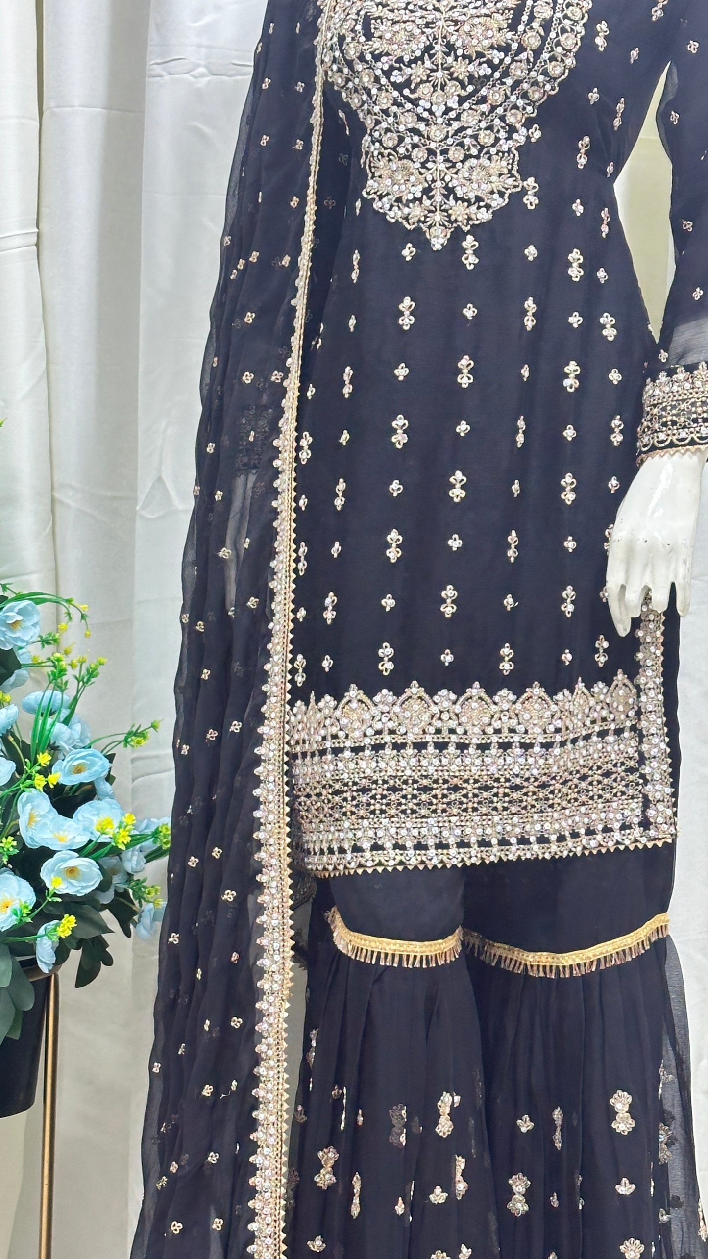 SG1464 Black