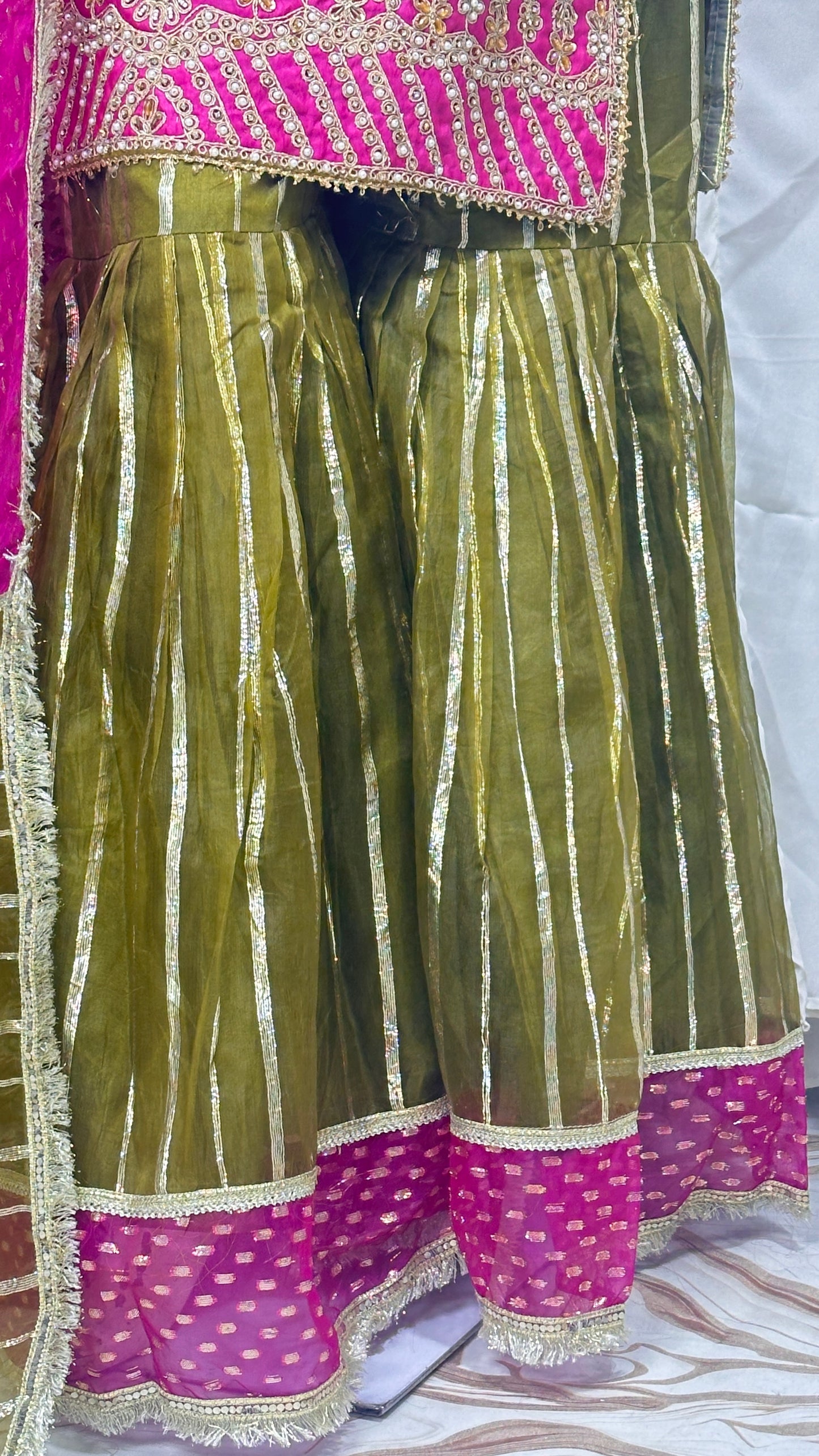 B2224 Mehndi