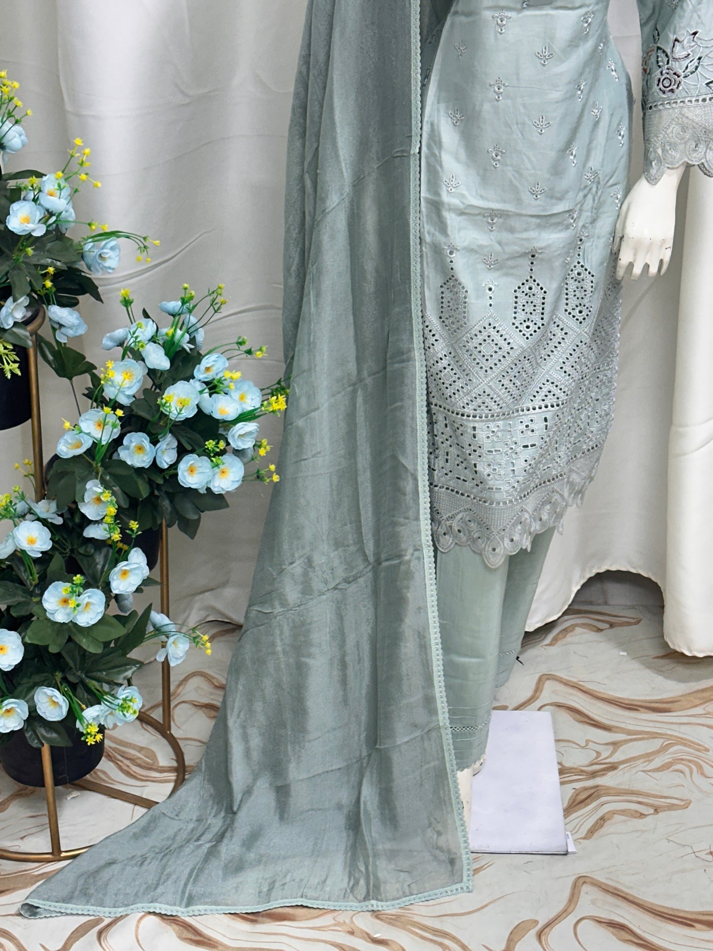 SG1213 Lite sage green