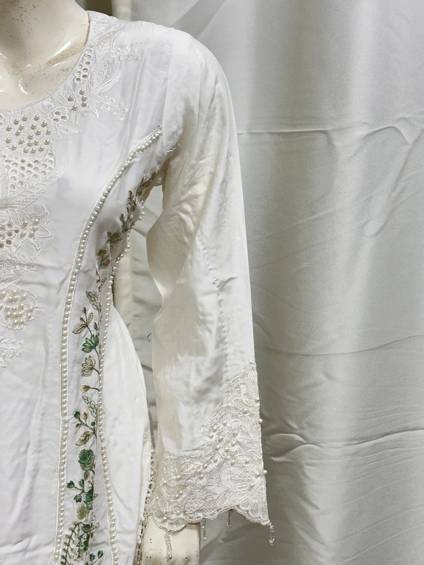 SG1580 White
