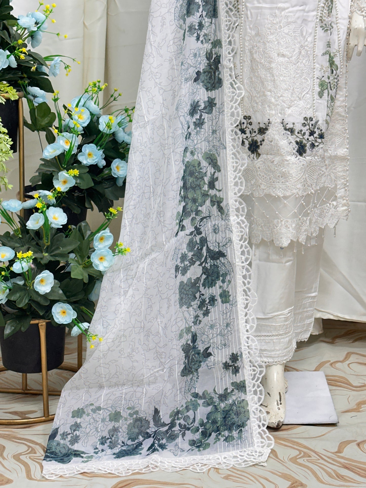 SG1580 White