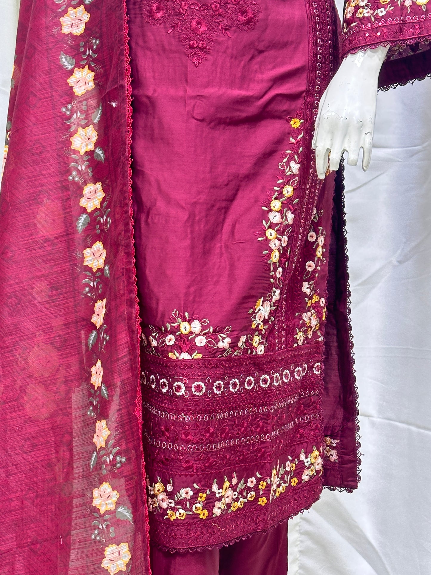 SG2401 Viscose Mehroon