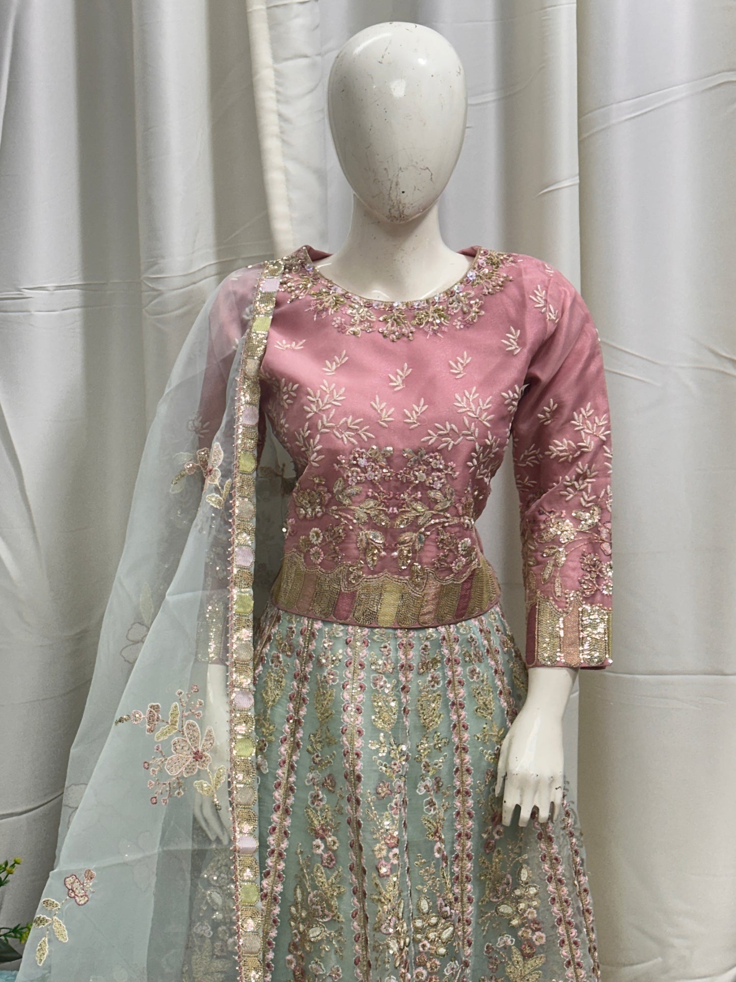 FG166 Lehnga Pink Aqua