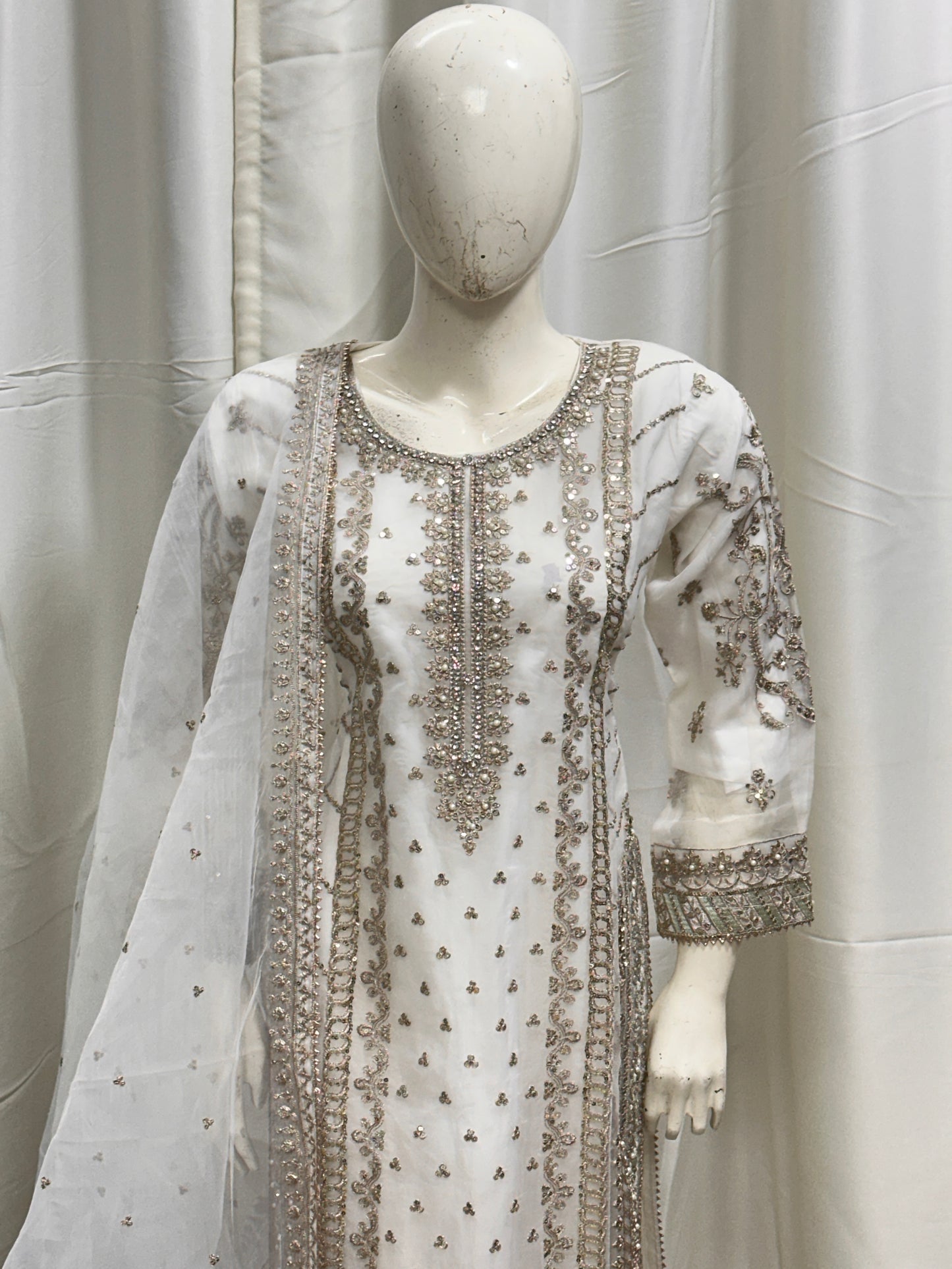 SG2164 Organza  White