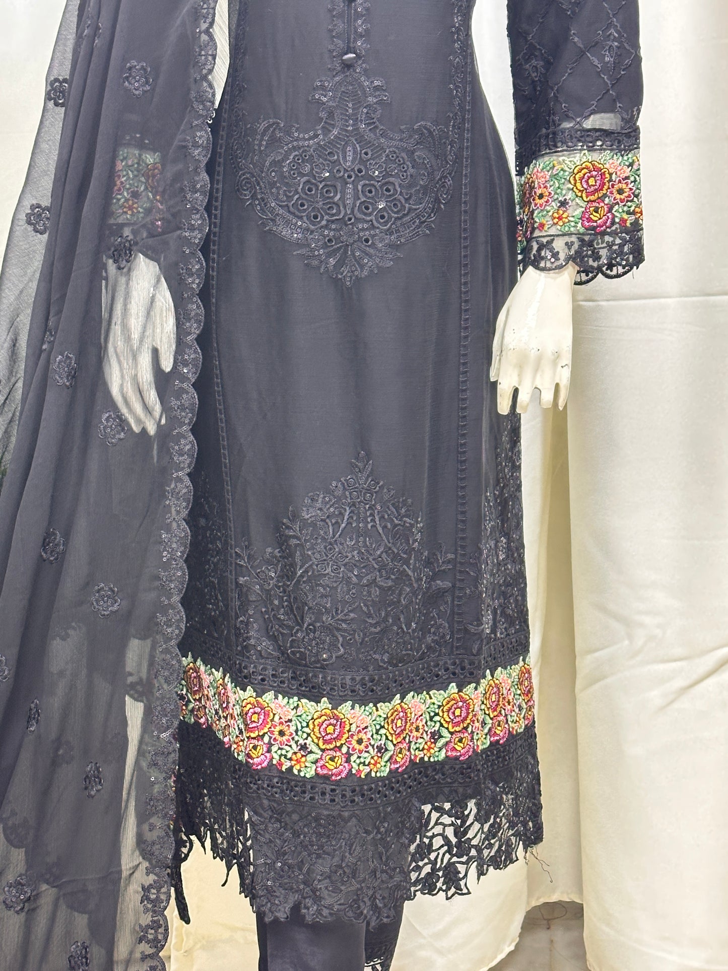 SG001 Chiffon Black