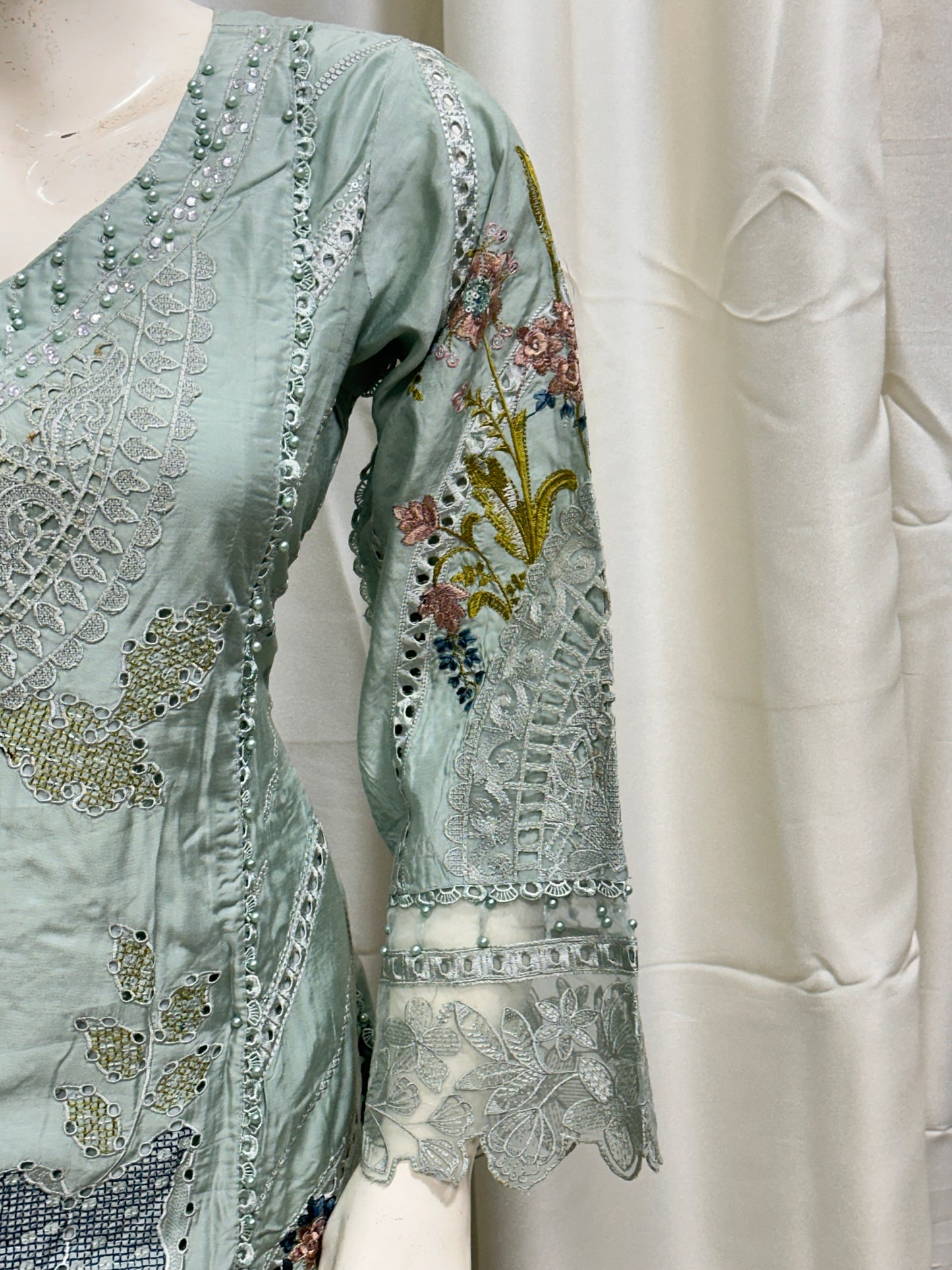 SG1478 Chikan kari Viscose Sage Green