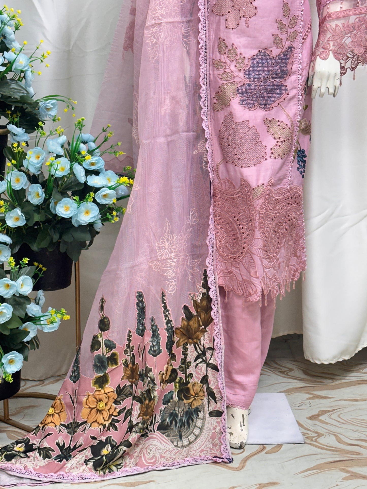 SG1478 Chikan kari Viscose Pink