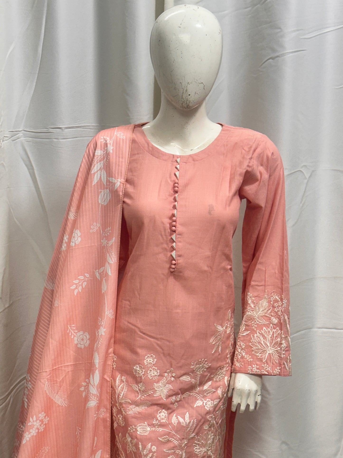 SG1103 Khaddar Coral