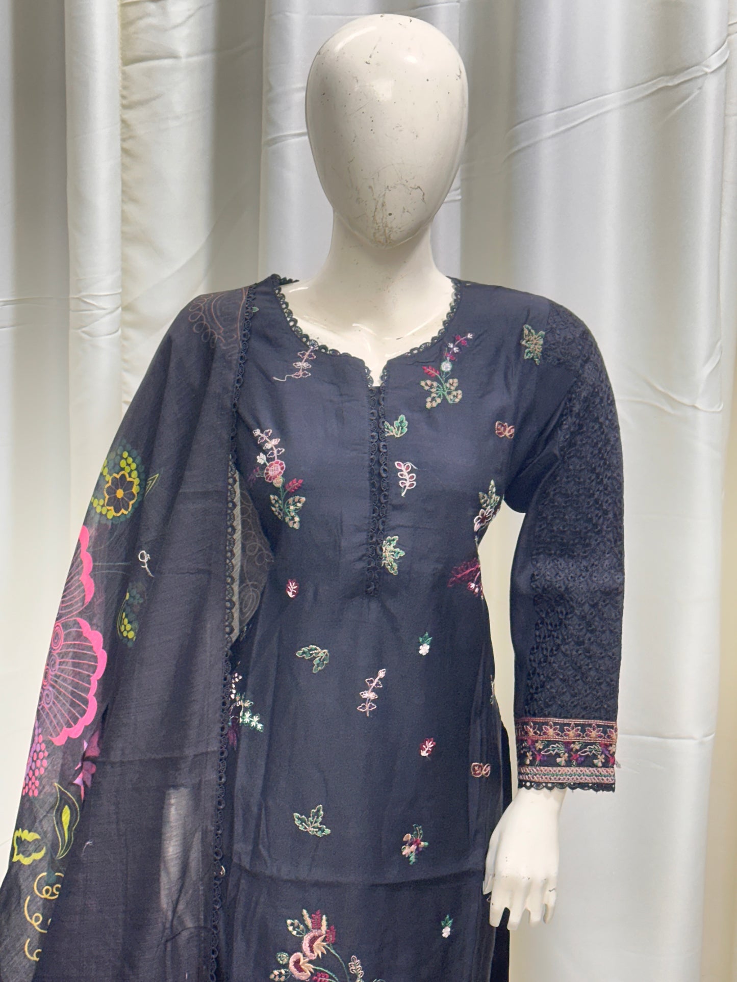 SG1101 Viscose Black