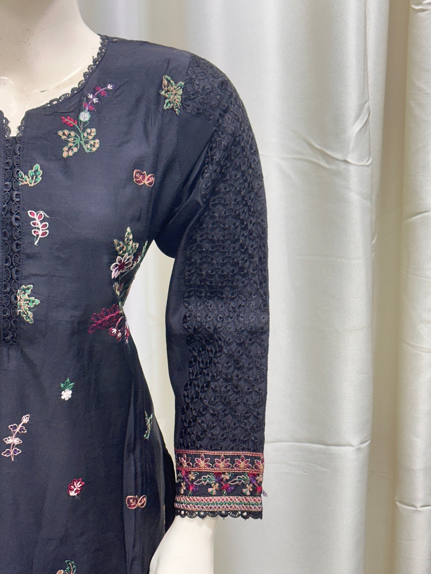 SG1101 Viscose Black