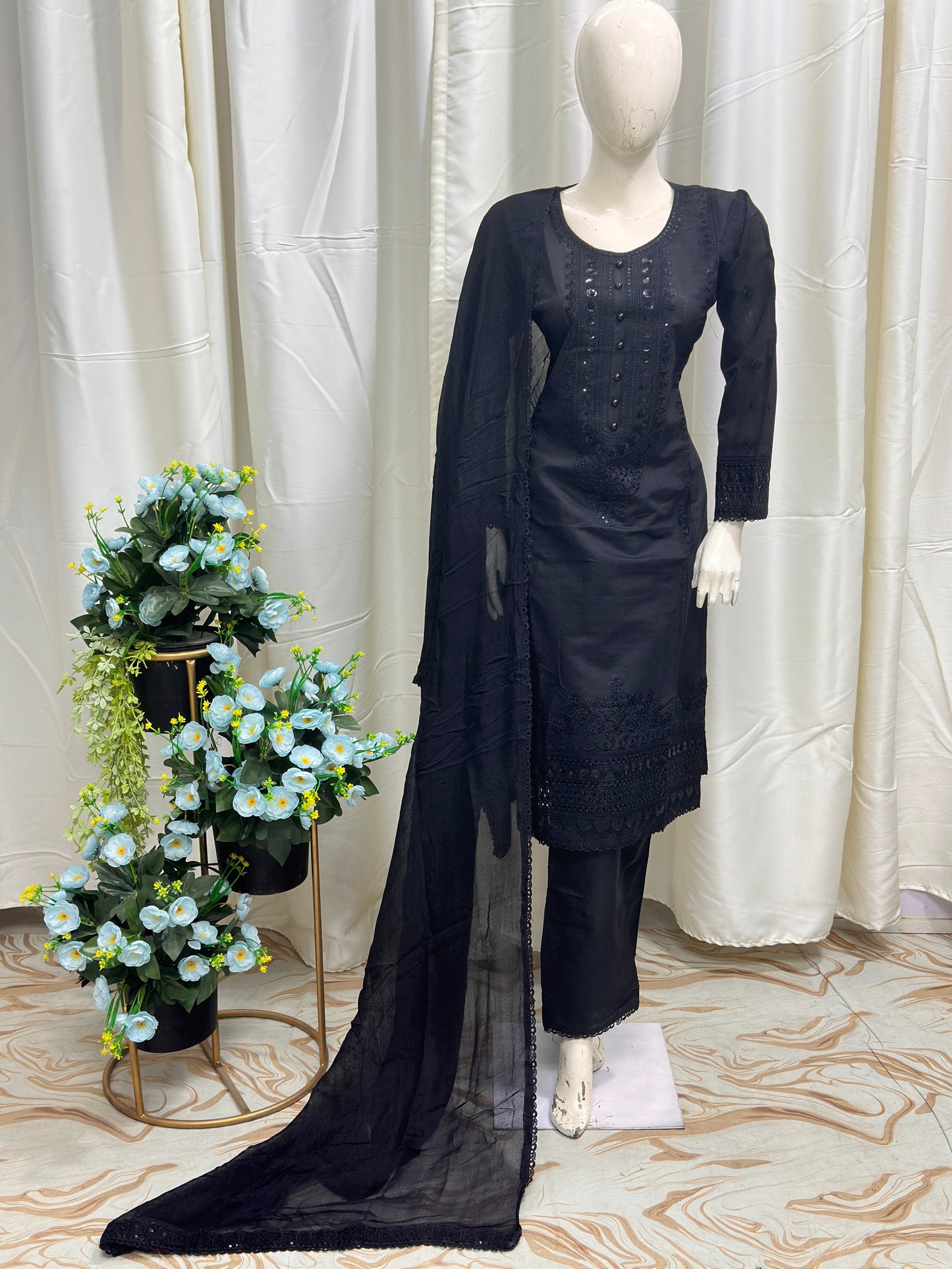 SG1104 Khaadi Black