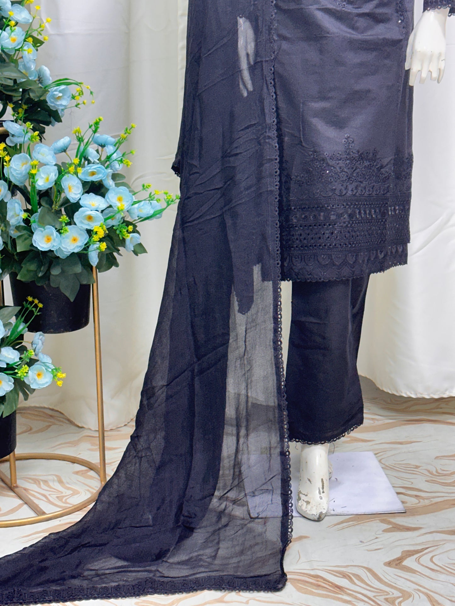 SG1104 Khaadi Black