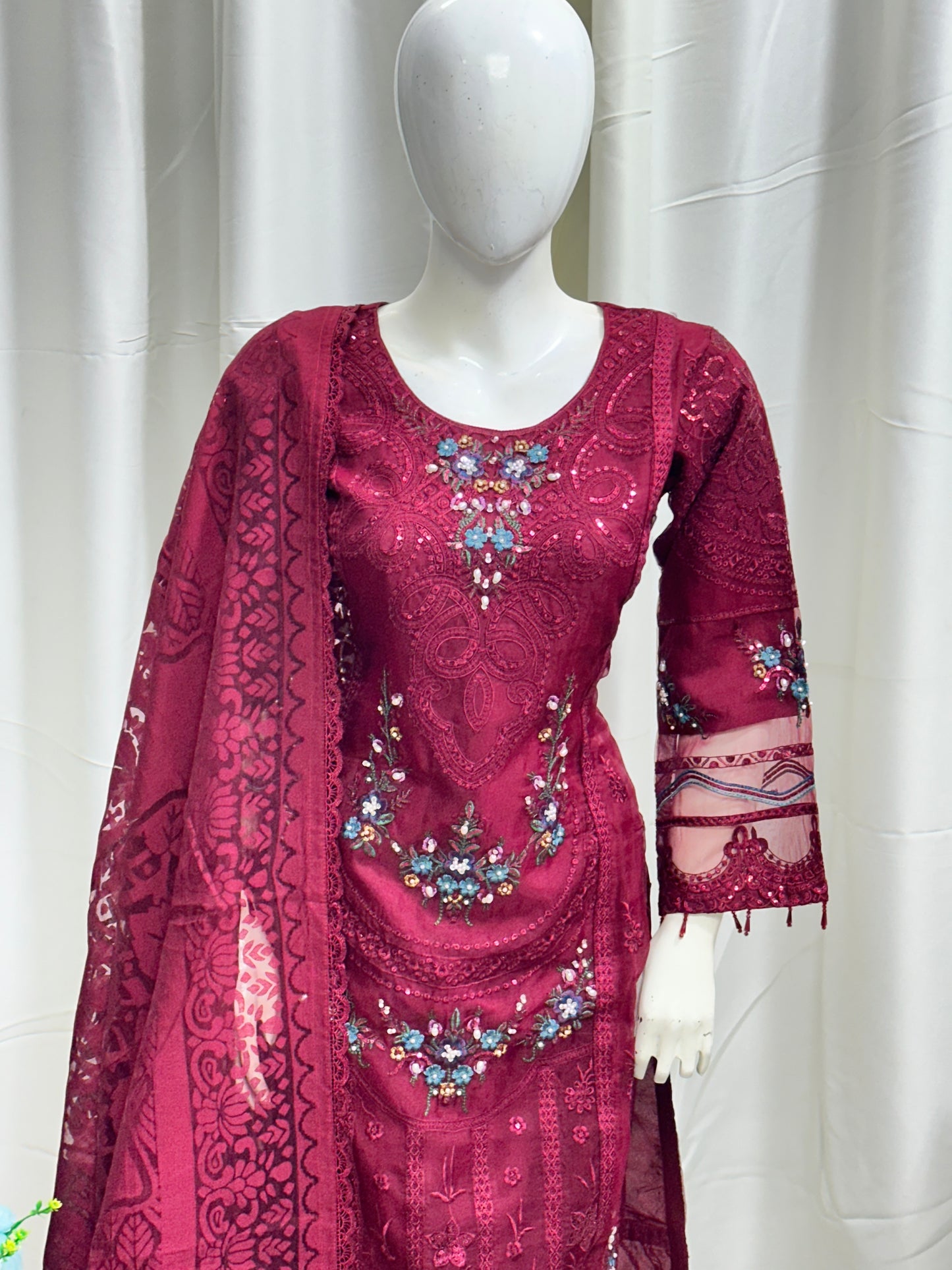 SG002 Organza Mehroon