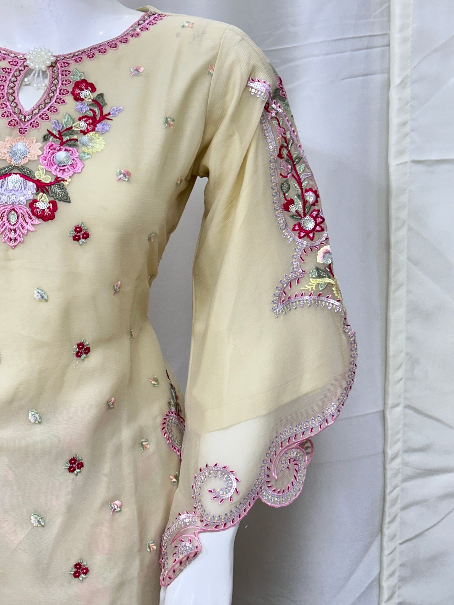 Karma Saj Dhaj 524 Beige