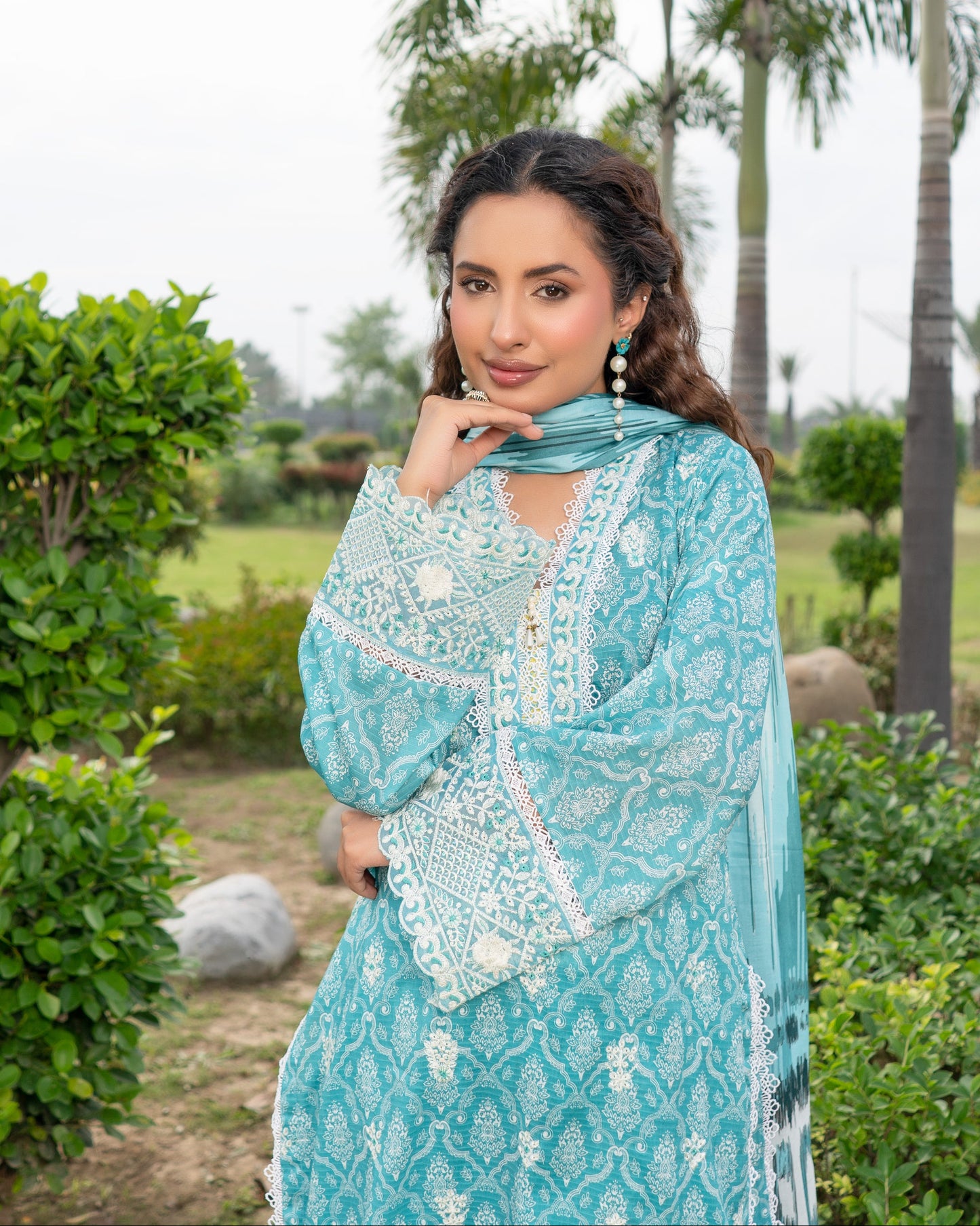 Munira Lawn Frozi