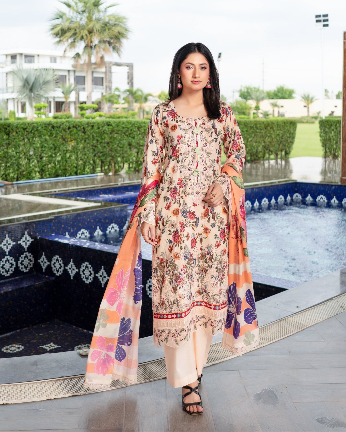 Munira Lawn Cream