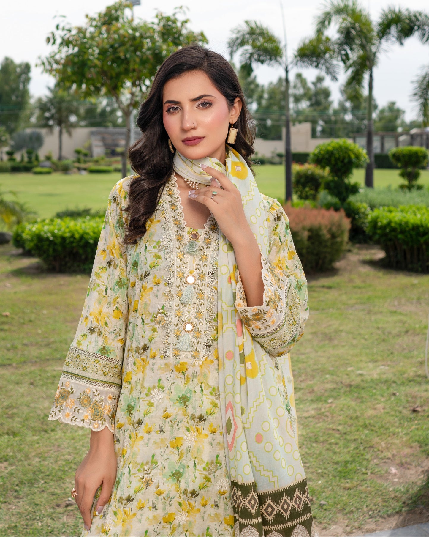 Munira Lawn Skin