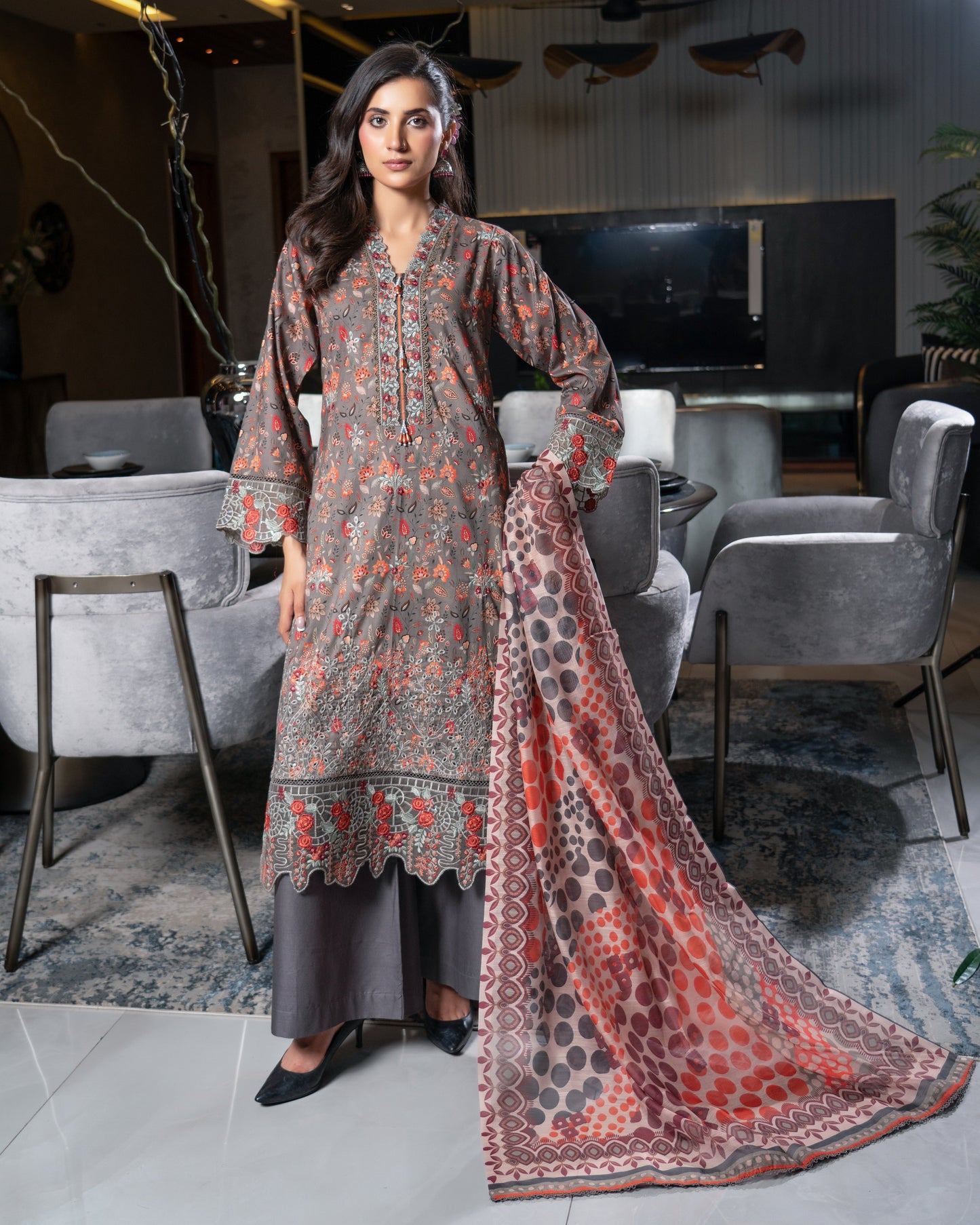 Munira Lawn Dark Dray
