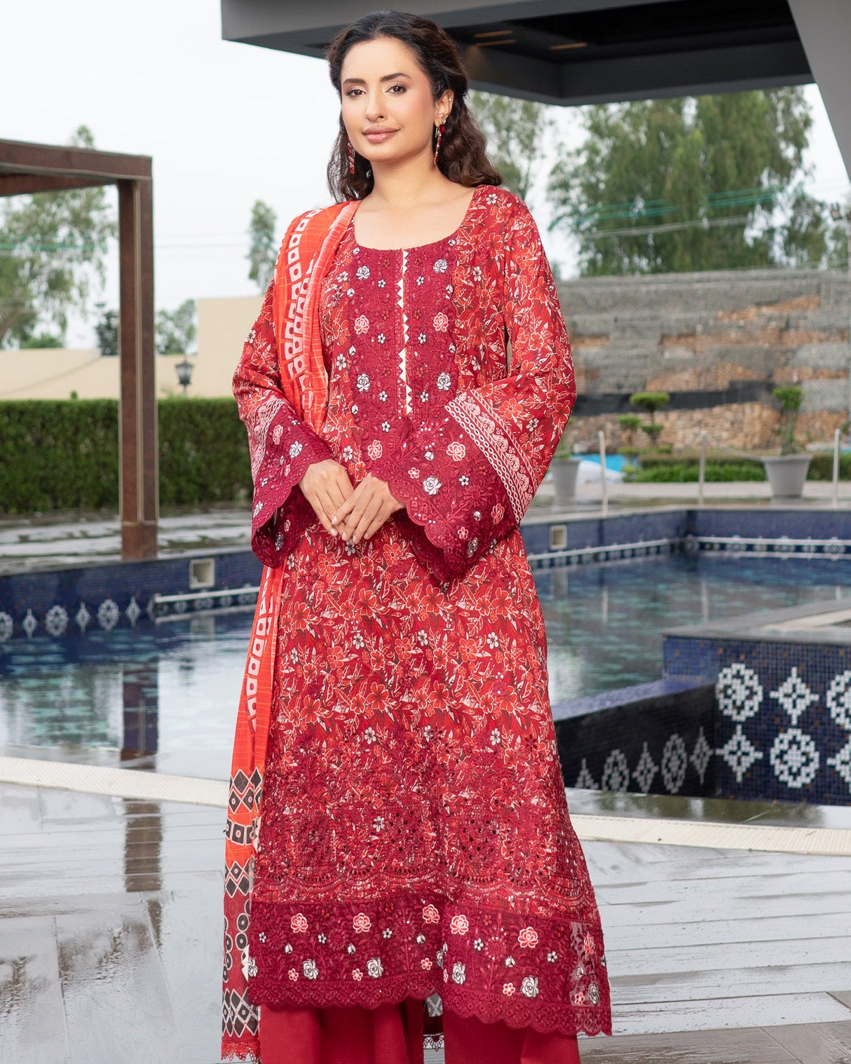 Munira Lawn Mehroon