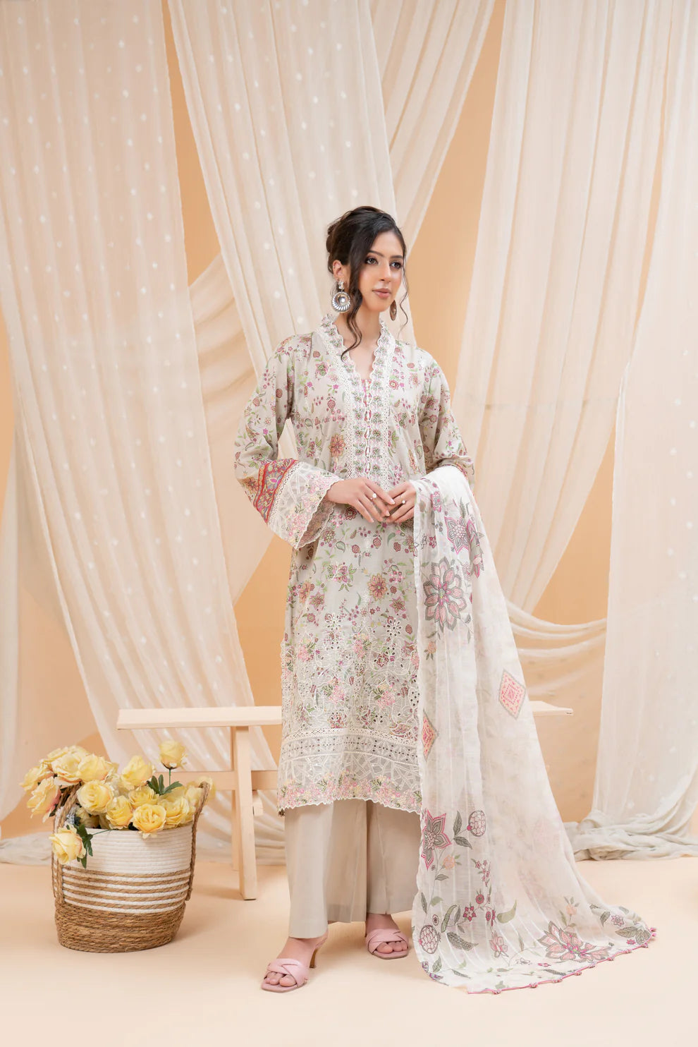 Munira Lawn Off White
