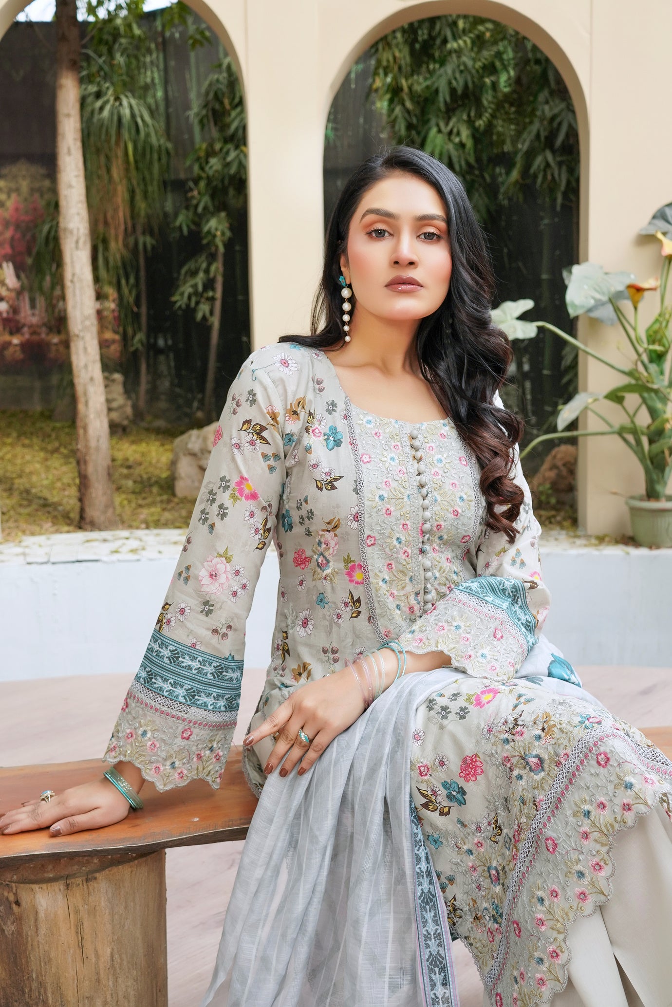 SG2401  Munira Noor vol Lawn Dusty Gray
