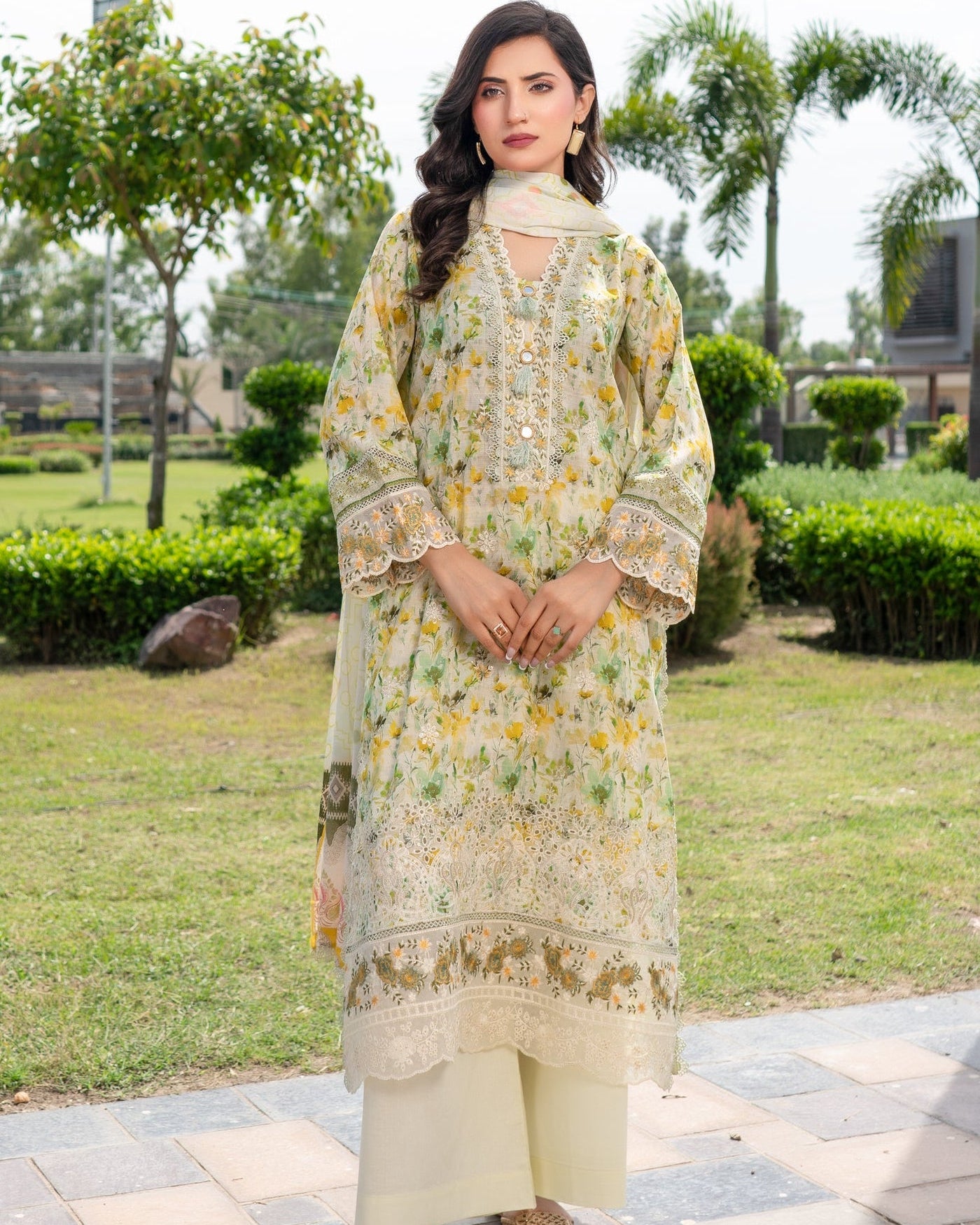 Munira Lawn Skin