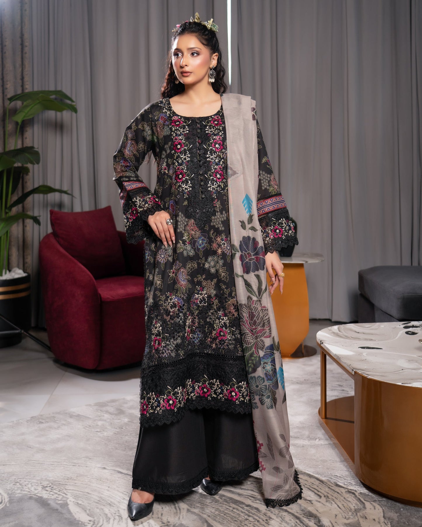 Munira Lawn Black