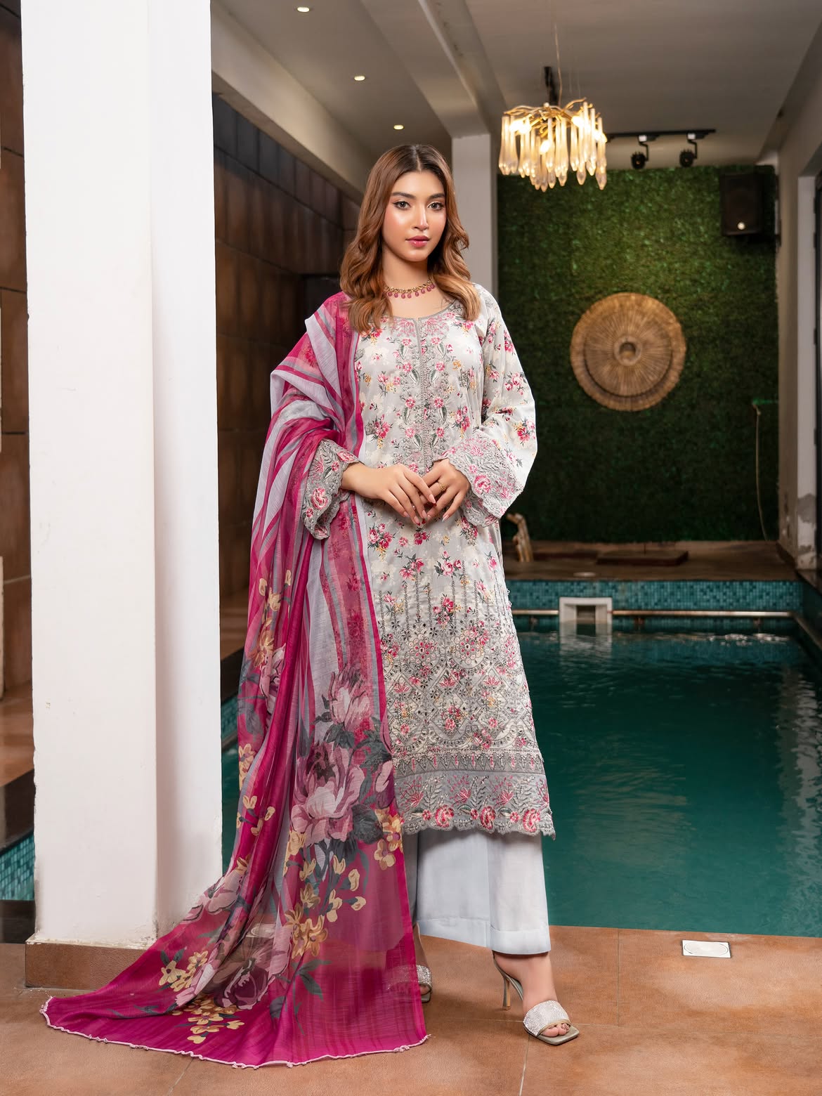 Munira Lawn Shirt Light Grey