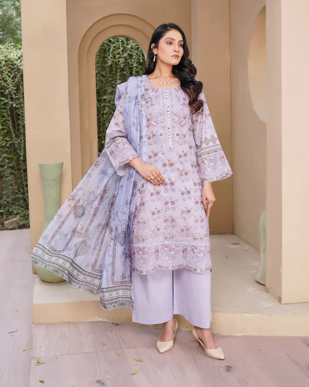 SG2401  Munira Noor vol Lawn Leavander