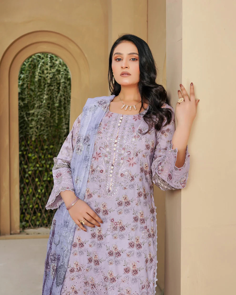 SG2401  Munira Noor vol Lawn Leavander