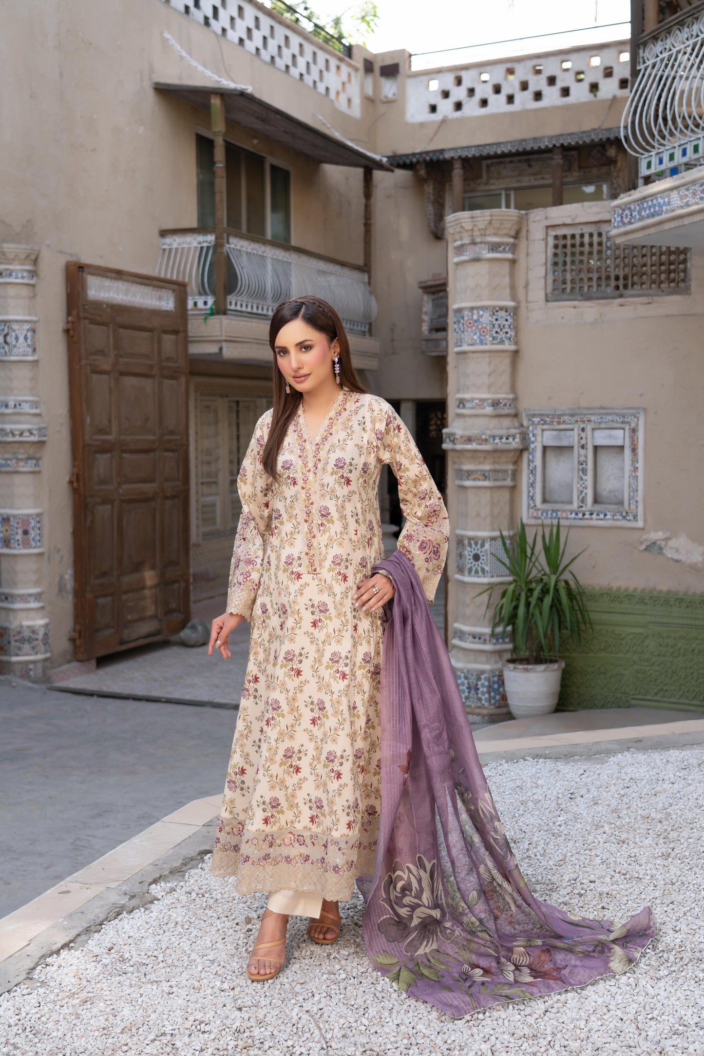 Munira Lawn 05 Cream