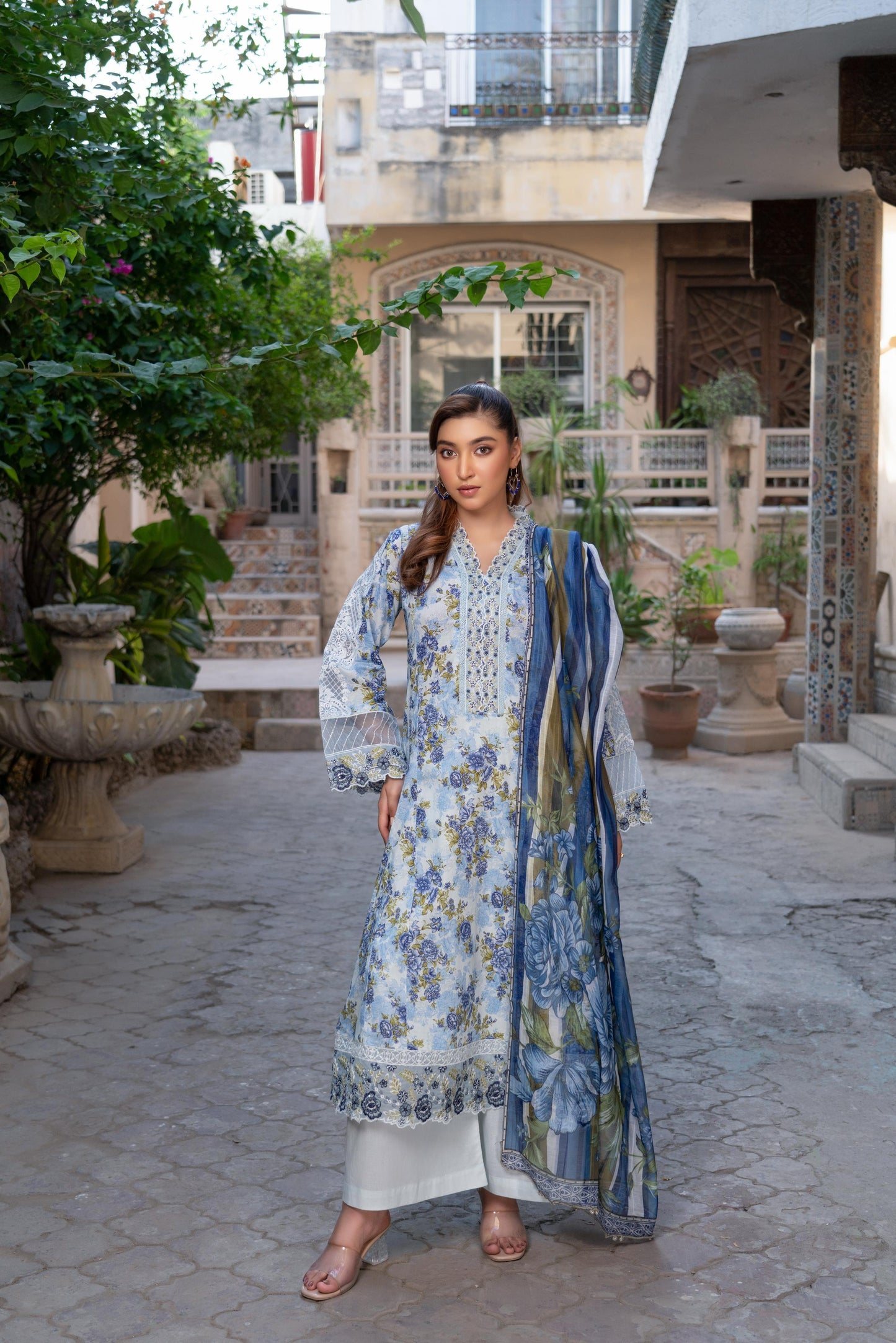 Munira Lawn 07 Light Sky Blue