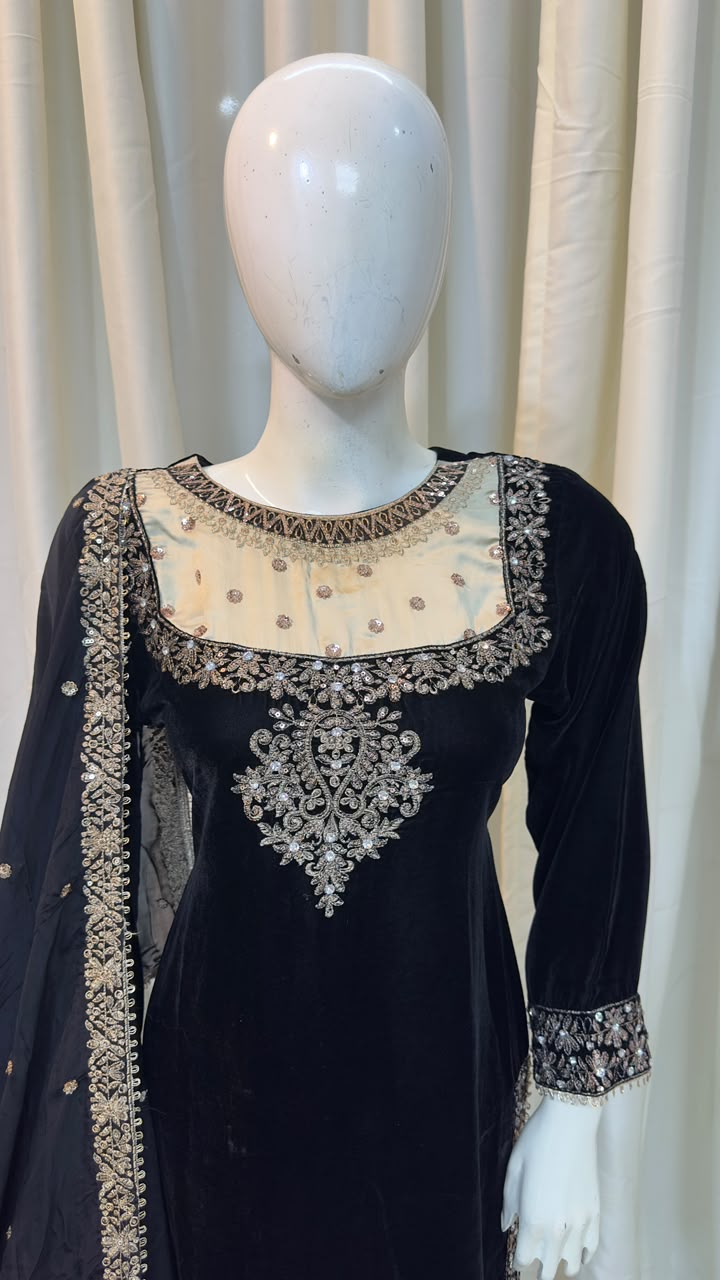 SG221 Velvet Black