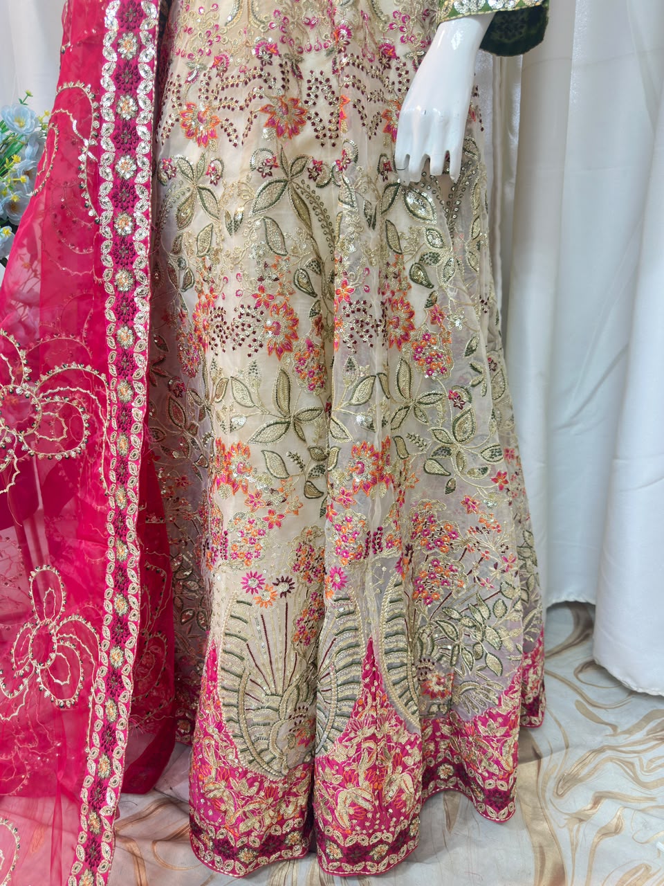FG558 Organza Lehnga Parrot
