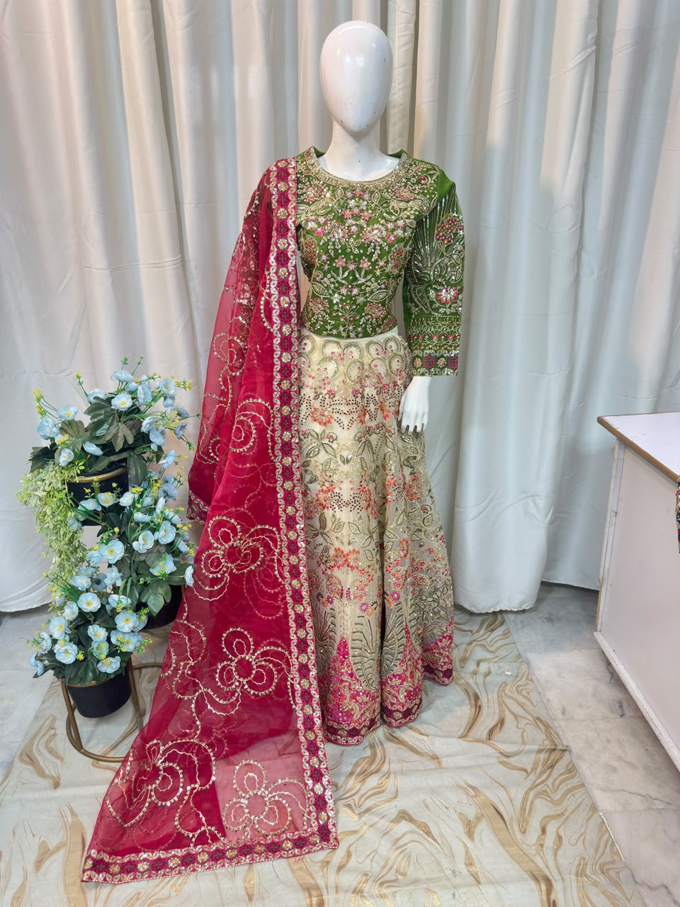 FG558 Organza Lehnga Parrot